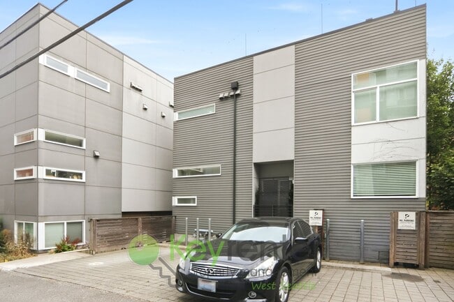 Building Photo - 4107 SW Oregon St