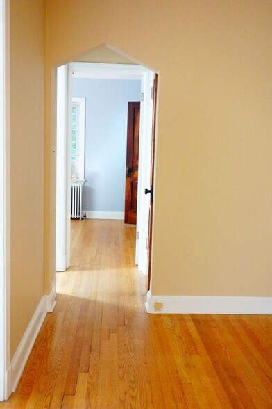 Building Photo - 8408 Greenwood Ave