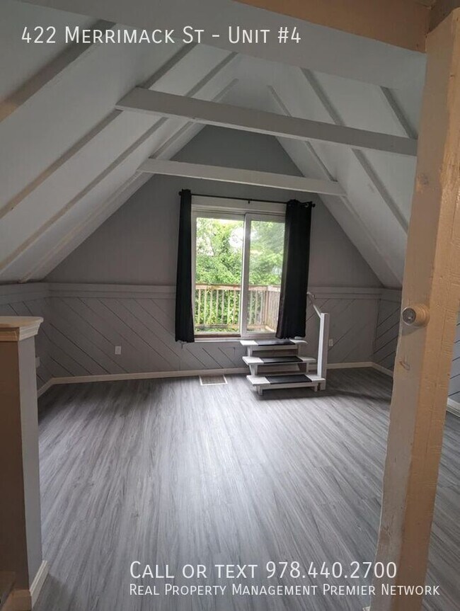 Building Photo - 422 Merrimack St