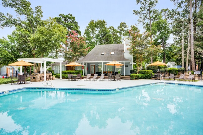 Building Photo - Southpoint Glen