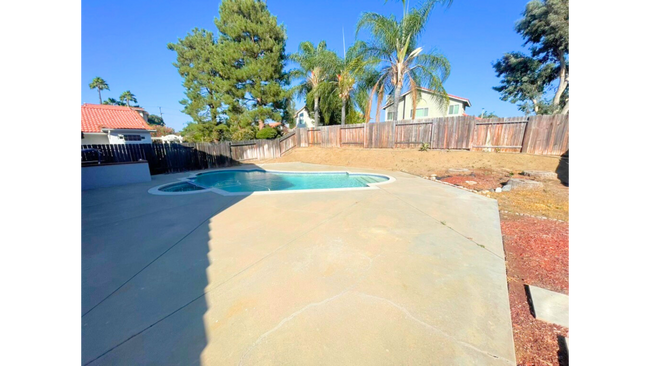 Building Photo - Temecula Pool Home - 4 Bed | 2.5 Bath