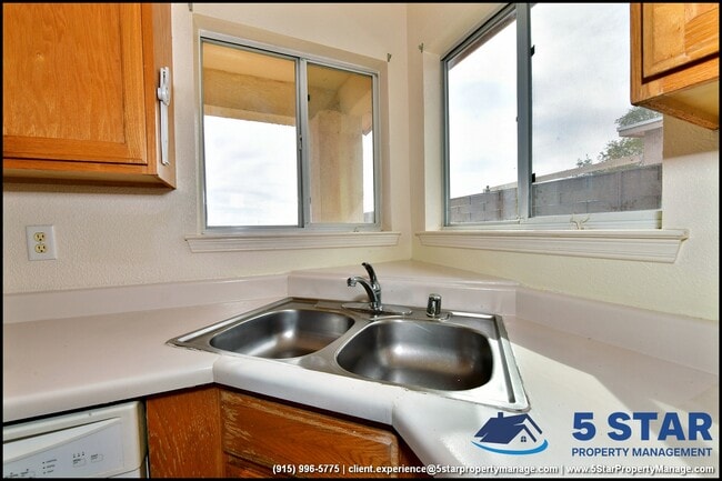 Building Photo - 14164 Robert Ituarte Dr