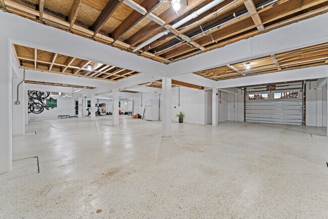 Building Photo - 116 S Sewalls Point Rd