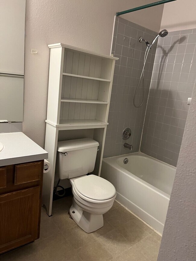 Building Photo - 1708 Erin Ct