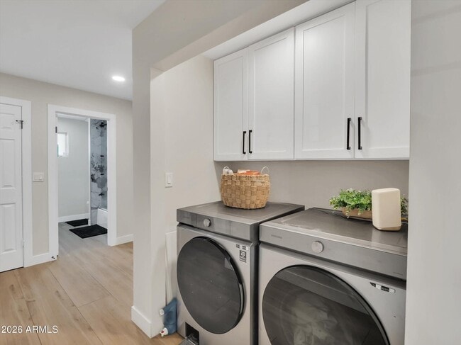 Building Photo - 5122 W Fallen Leaf Ln