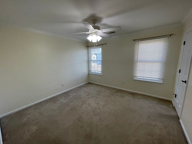 Building Photo - Beautifully updated home on large corner lot