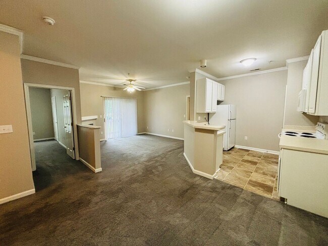 Building Photo - 211 S Knollwood Dr