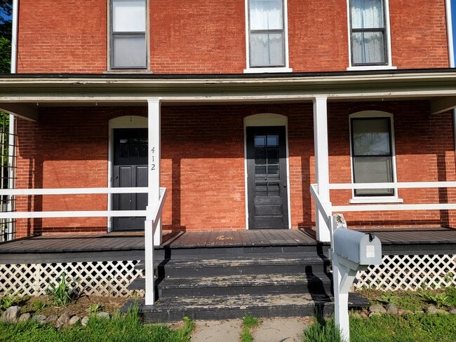 Building Photo - 412 S Main St