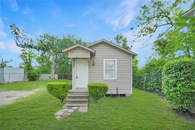 Primary Photo - 7402 Wileyvale Rd