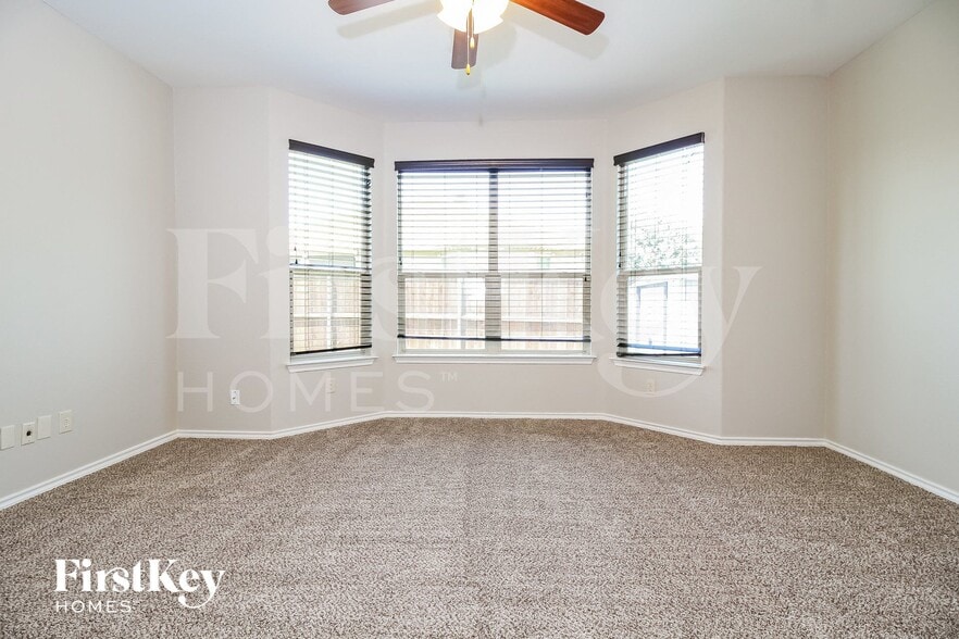 Building Photo - 1100 Nora Ln