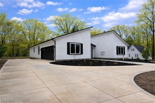 Building Photo - 3940 Ellendale Rd