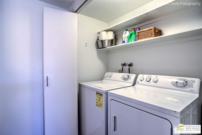 Building Photo - 2166 N Indian Canyon Dr