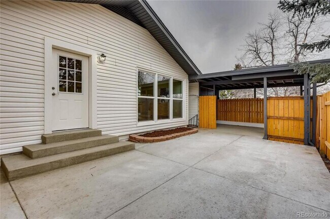 Building Photo - 6676 S Elmwood St