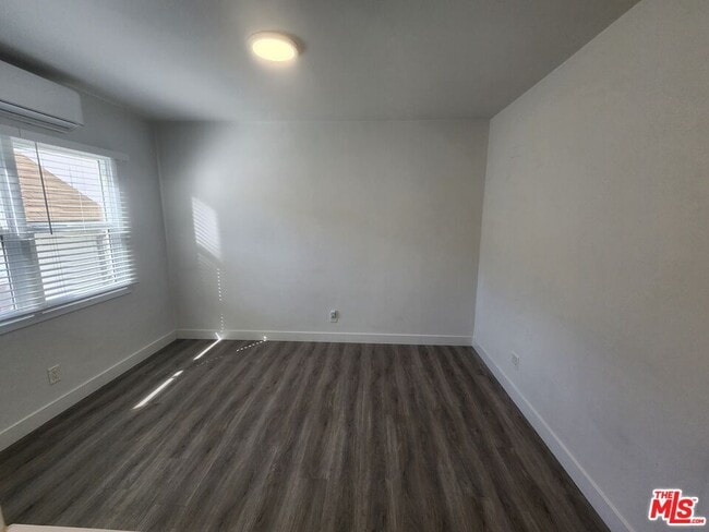 Building Photo - 383 Harvey Dr