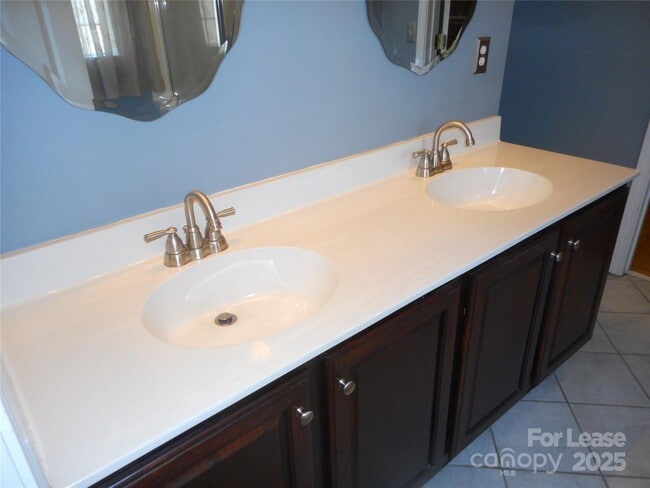 Building Photo - 17207 Overstone Ct