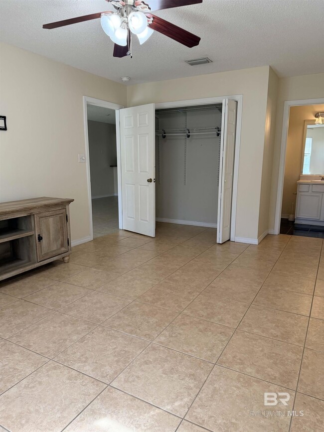 Building Photo - 24956 Ivy Ln