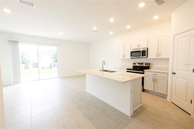 Building Photo - 7649 WATERSCAPE Dr