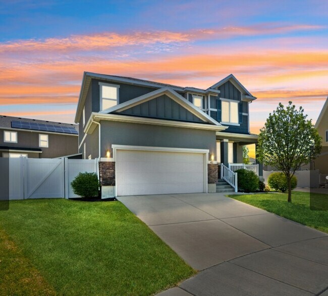 Building Photo - 42 N Trident Maple Dr