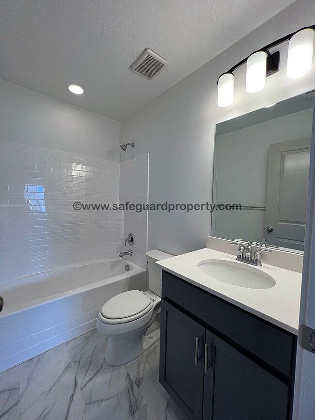 Building Photo - Newer 4 Bedroom Home in West Jordan