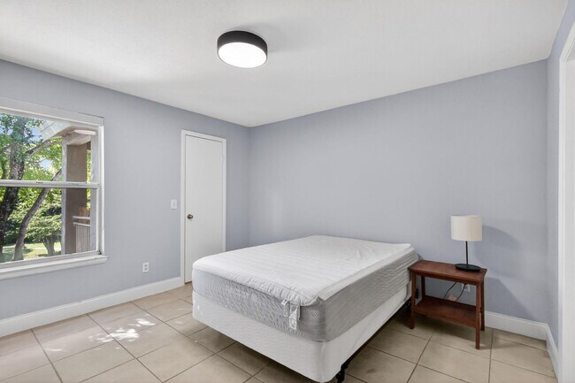 Building Photo - 1740 Palm Cove Blvd