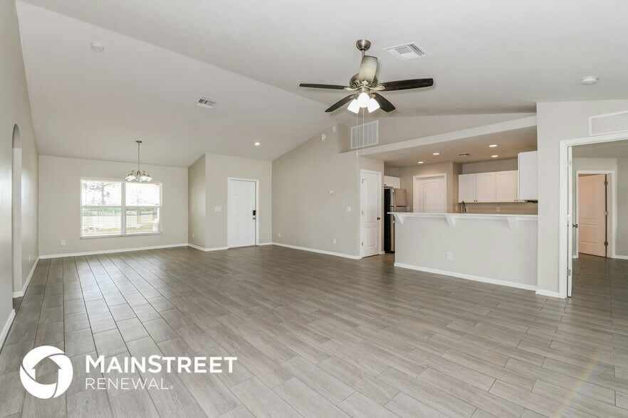 Building Photo - 2011 NW 23rd St