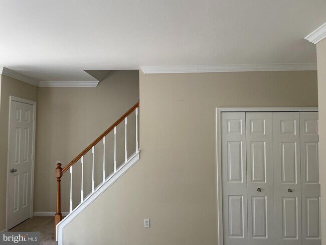 Building Photo - 7140 Westfield Ct