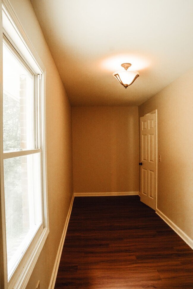 Building Photo - 3 Bed, 2 Bath Home in Flowery Branch, GA