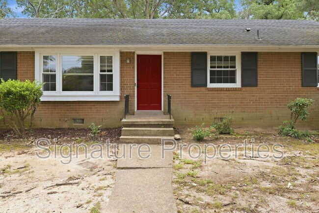 Building Photo - 1413 Robindale Rd
