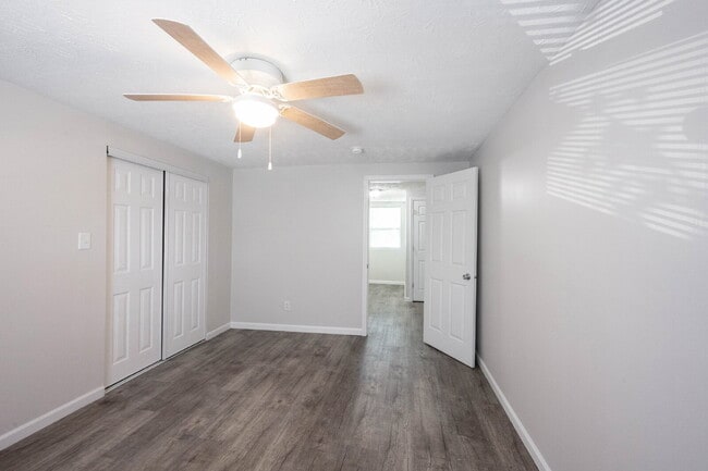 Building Photo - "Spacious 4-Bedroom Gem with 2 Full Baths ...