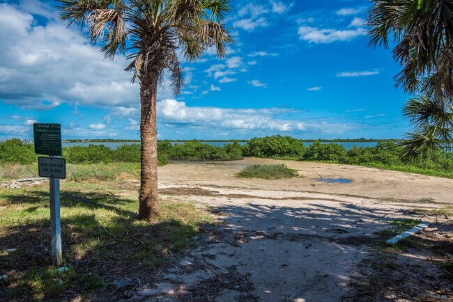 Building Photo - 30 Magnolia Dr