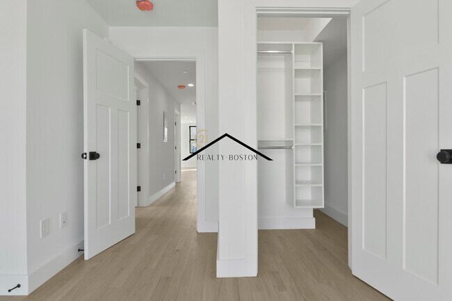 Building Photo - 280-282 Sumner Unit 3