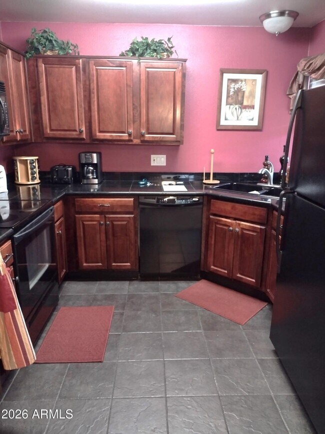 Building Photo - 10055 E Mountainview Lake Dr