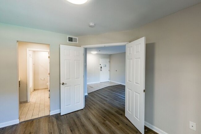 Building Photo - Move in Today @ The Spoke Peachtree Corners-Specials are Limited Time Only! 678-535-9535