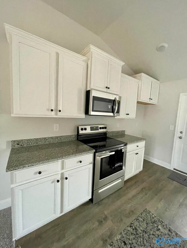 Building Photo - 272 Abercorn Dr