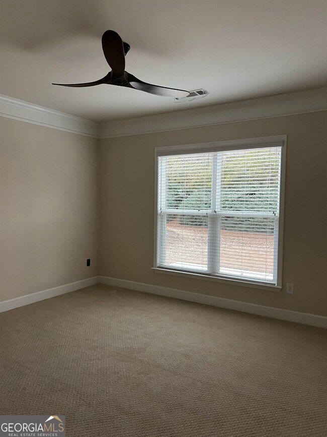 Building Photo - 356 Sandy Springs Dr