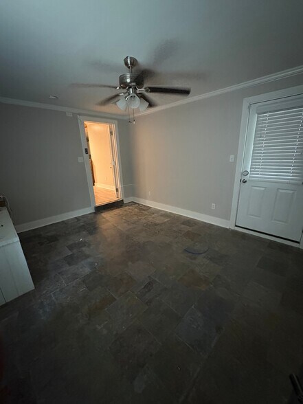 Building Photo - 235 Brookside Dr