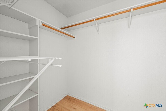 Building Photo - 1706 Bristol Dr