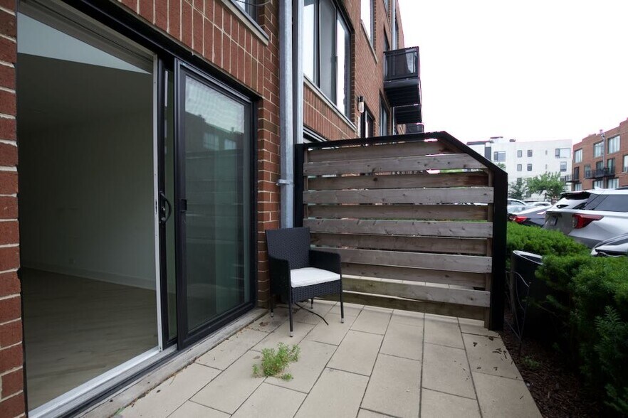 Building Photo - 949 W Grace St