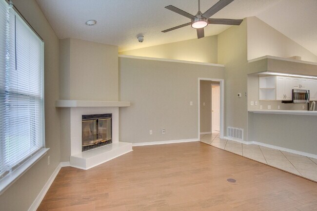 Building Photo - Spacious 4-Bedroom Cantonment Home with Sc...
