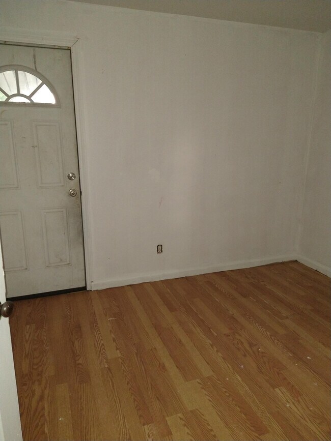 Building Photo - 4461 W 149th St