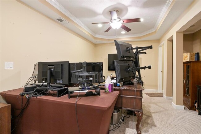 Building Photo - 130 S Links Dr