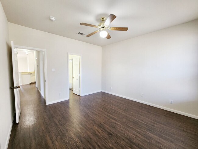 Building Photo - 1503 Cedar Park Dr