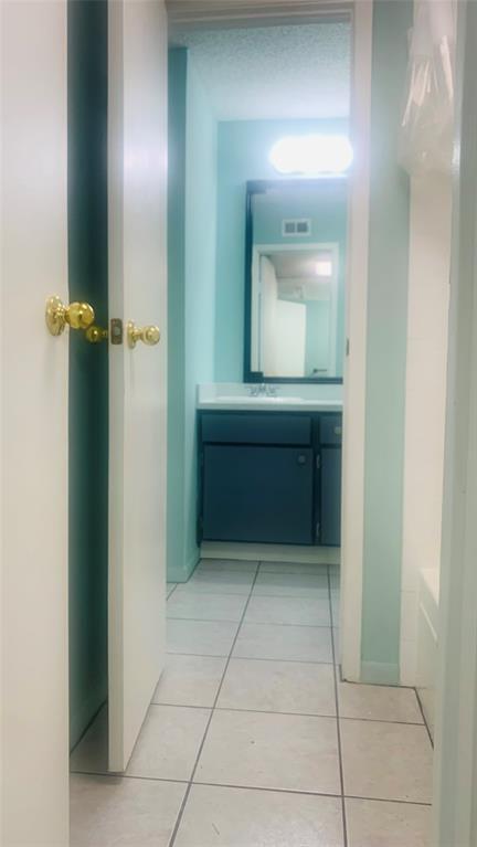 Building Photo - 10110 Forum W Dr