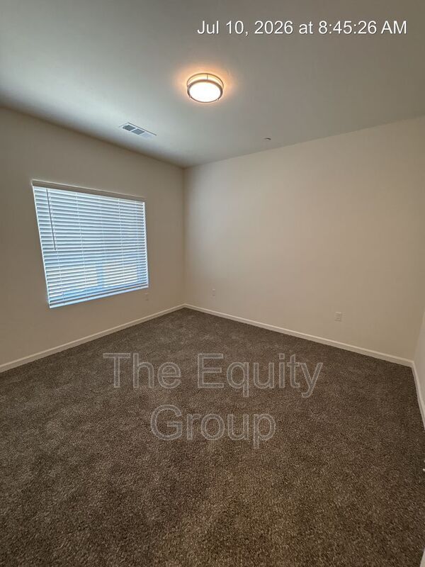 Building Photo - 723 S Pinkham St