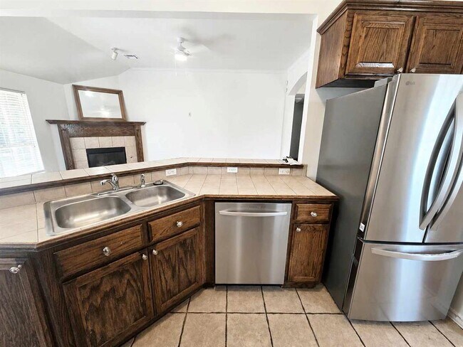 Building Photo - 16001 Korie Dr
