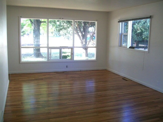 Building Photo - 1912 W Elizabeth St