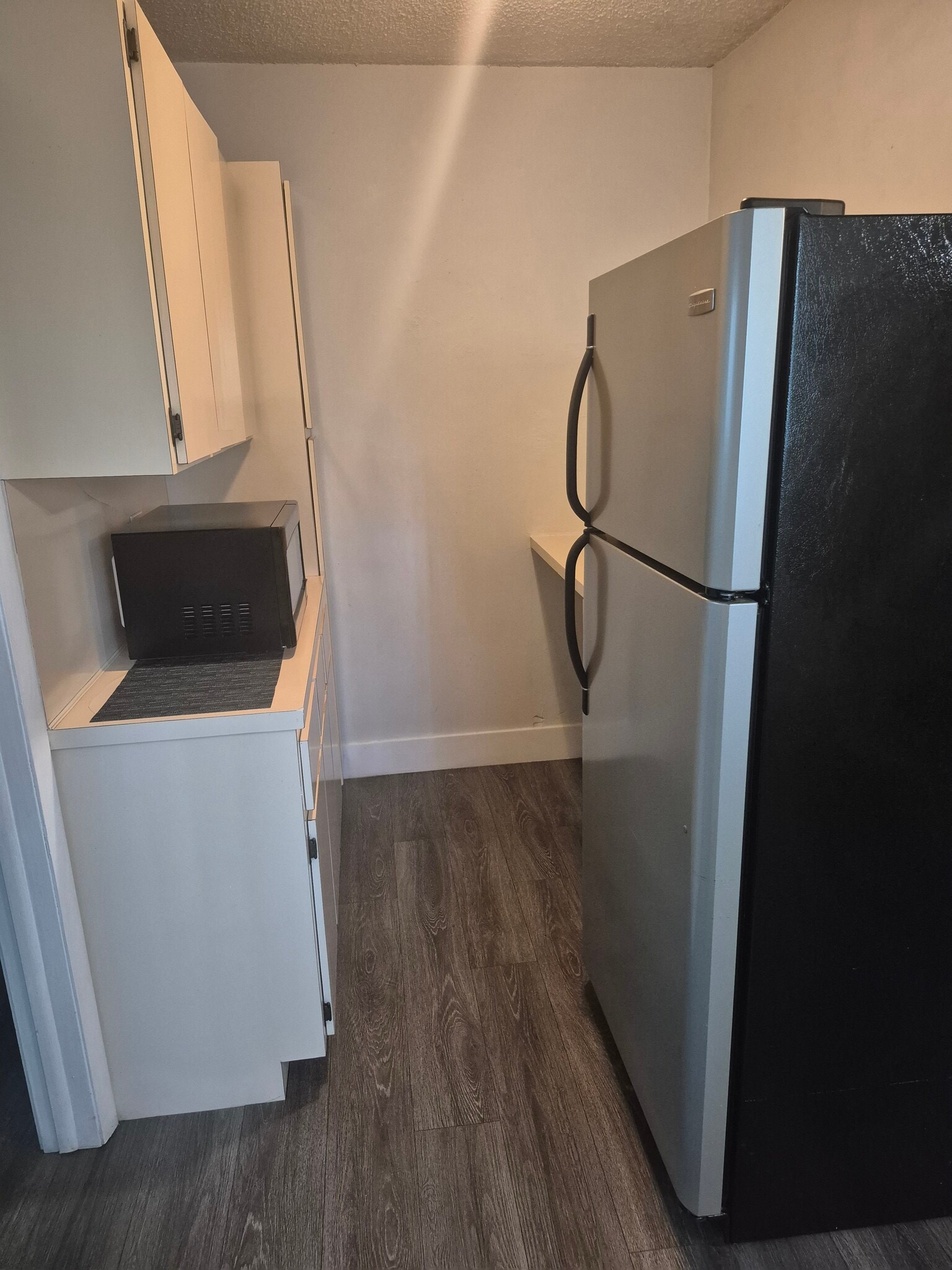 Building Photo - 791 E 43rd St