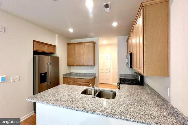 Building Photo - 1212 Parker Blvd