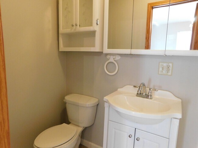 Building Photo - Spacious 3 Bedroom 2 bath Home in El Dorad...