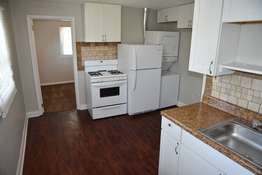 Primary Photo - 1694 S Washington Ave